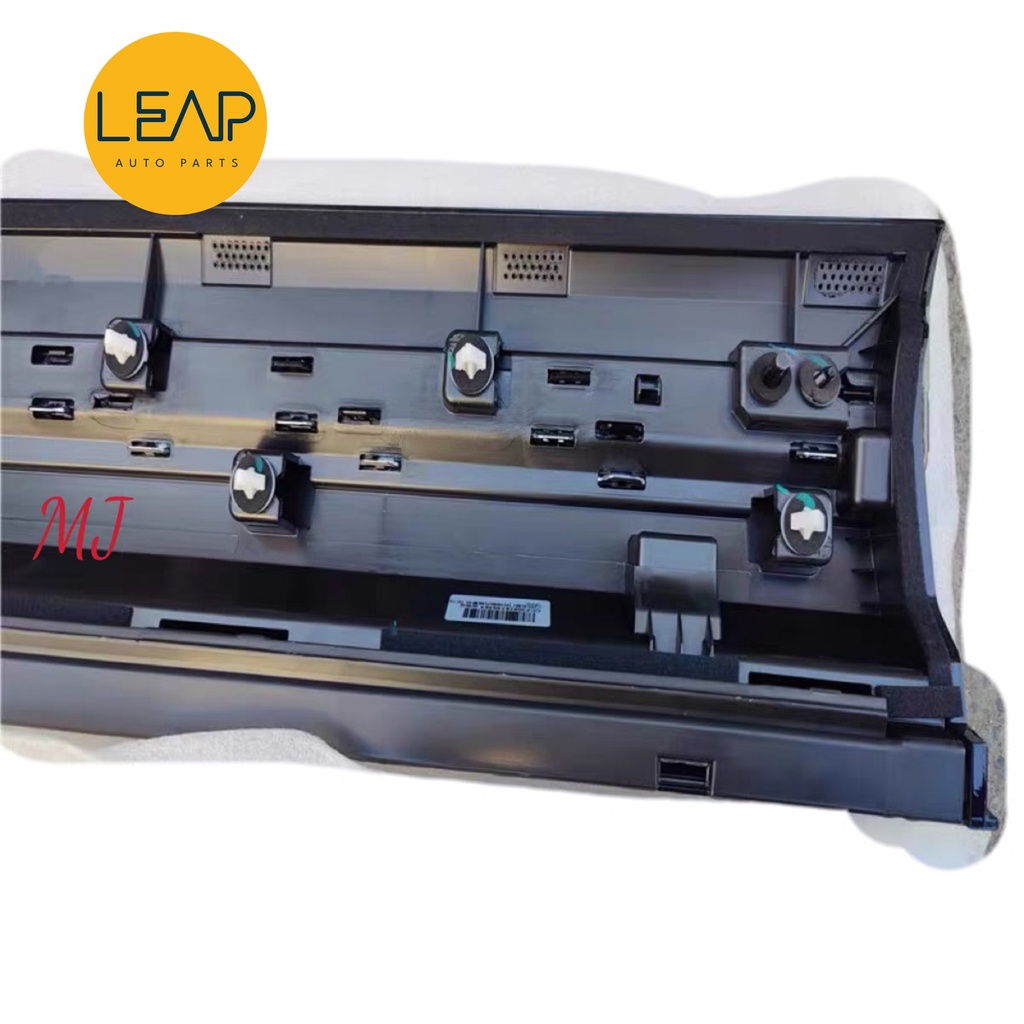 Hongqi HS5 Door Lower Trim Strip